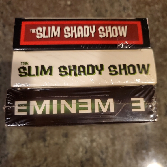 Eminem & Slim Shady Show VHS bundle - Picture 9 of 13